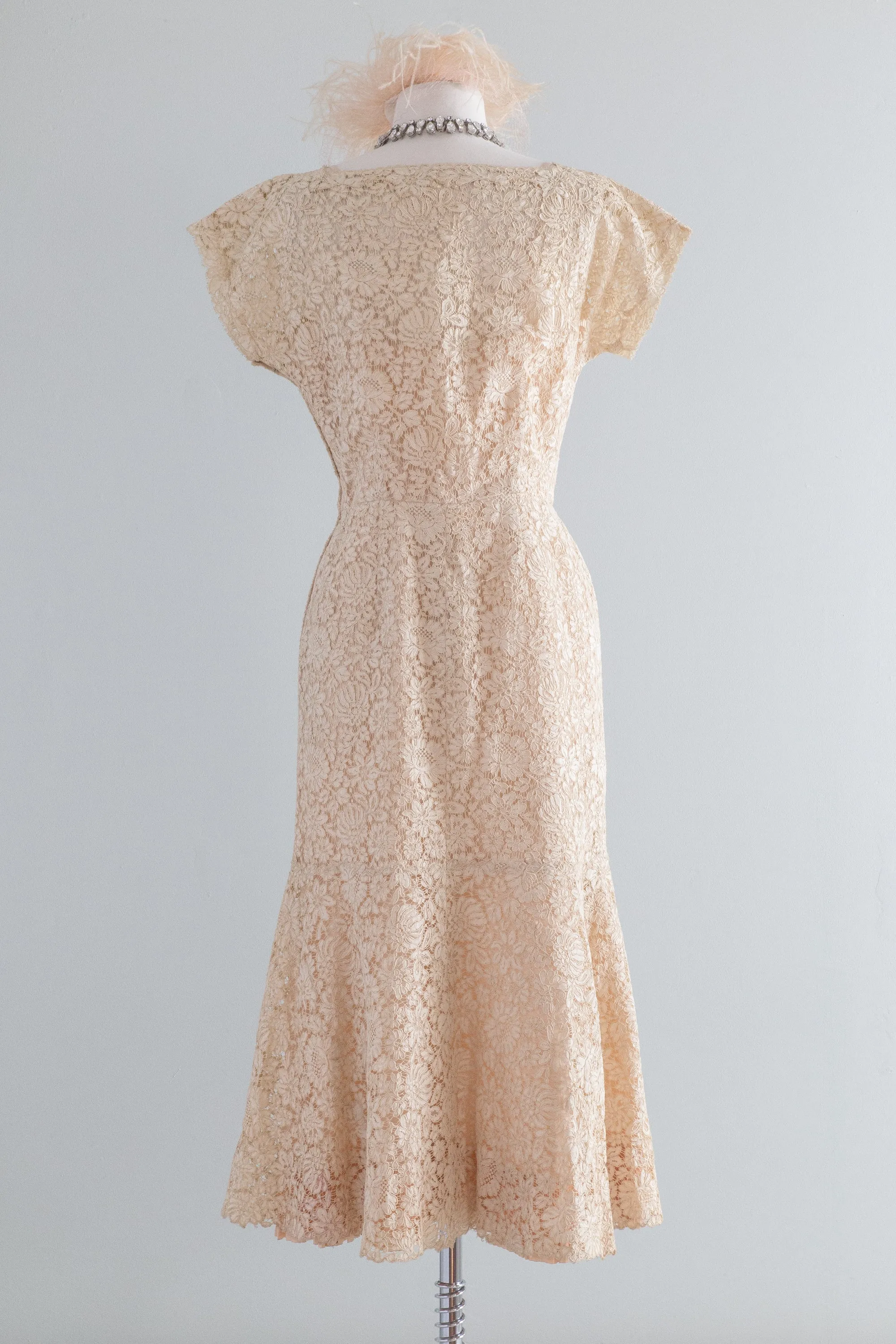 1950's Fine French Lace Cream Cocktail Dress by Milmont / Waist 28