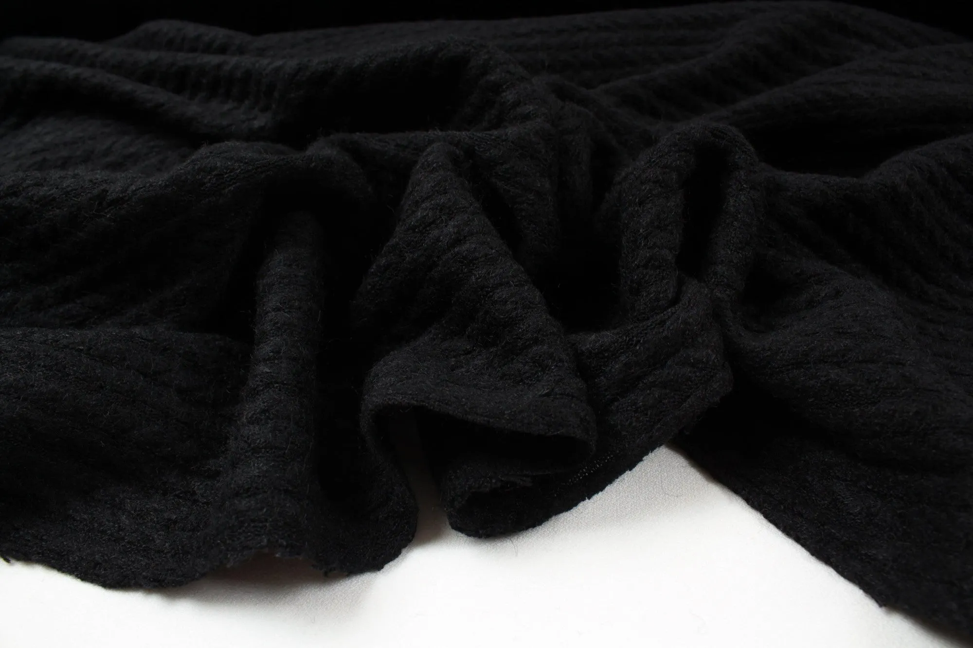 7 Mts Roll - Cashmere Touch Knitted Jacquard - Cable-knit (Black) - OFFER: 11,10€/Mt