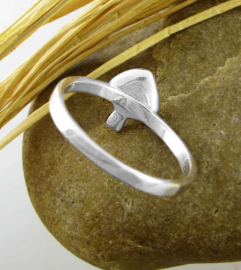 Bell-Shaped Mushroom Ring