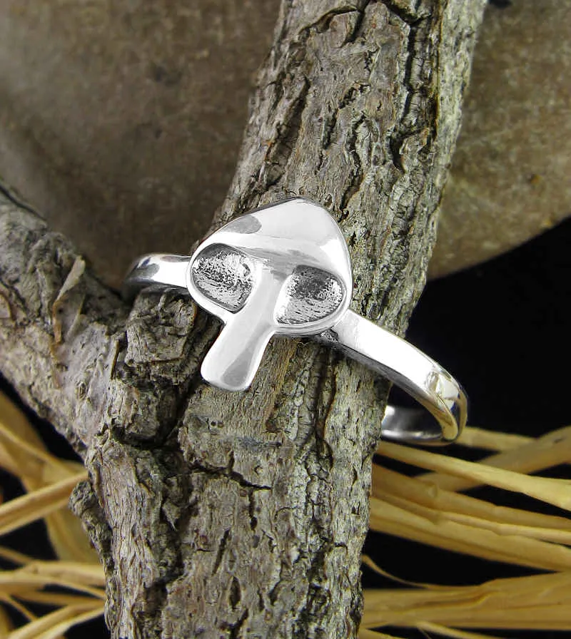 Bell-Shaped Mushroom Ring