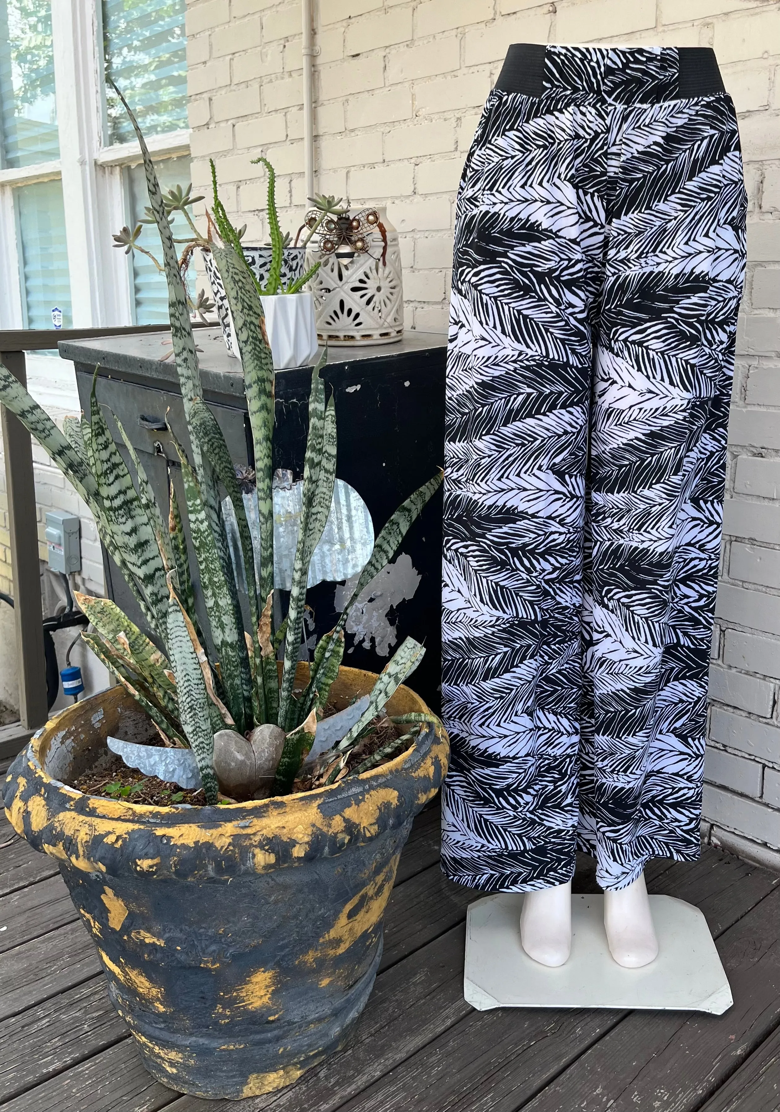 Black & White Large Leaf Palazzo Pants