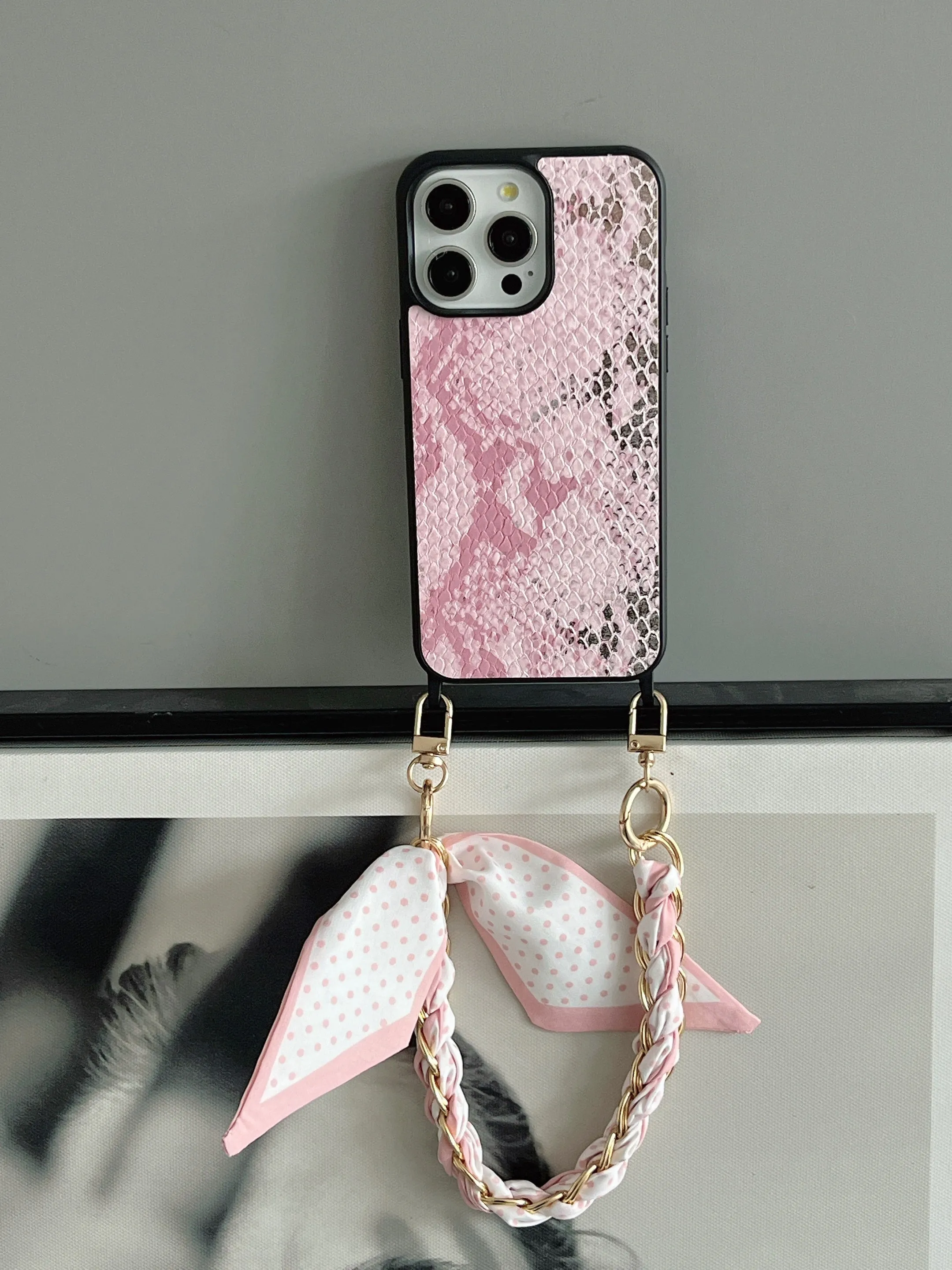 Snake Skin Holograpic iPhone Case With Anti Fall Hand Bracelet