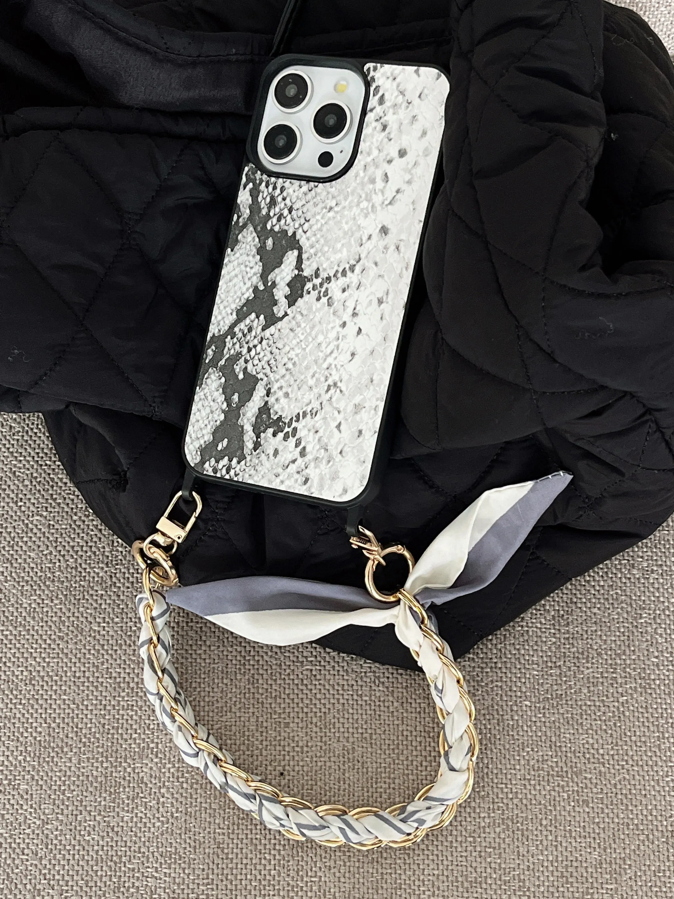 Snake Skin Holograpic iPhone Case With Anti Fall Hand Bracelet