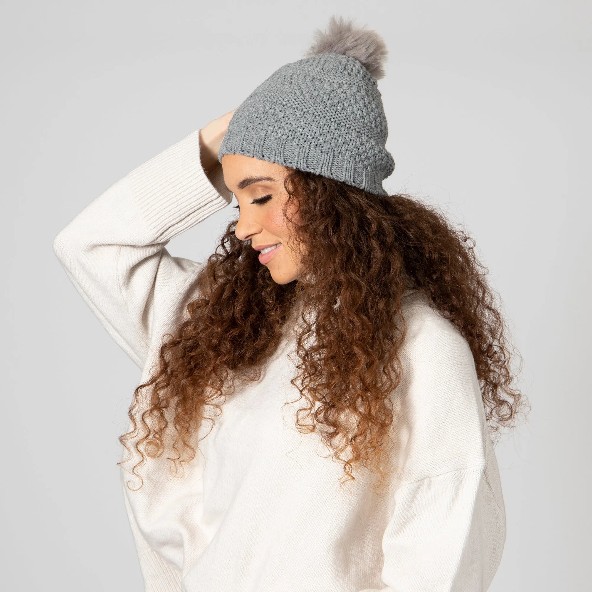 Women's Knit Beanie w/Faux Fur Pom