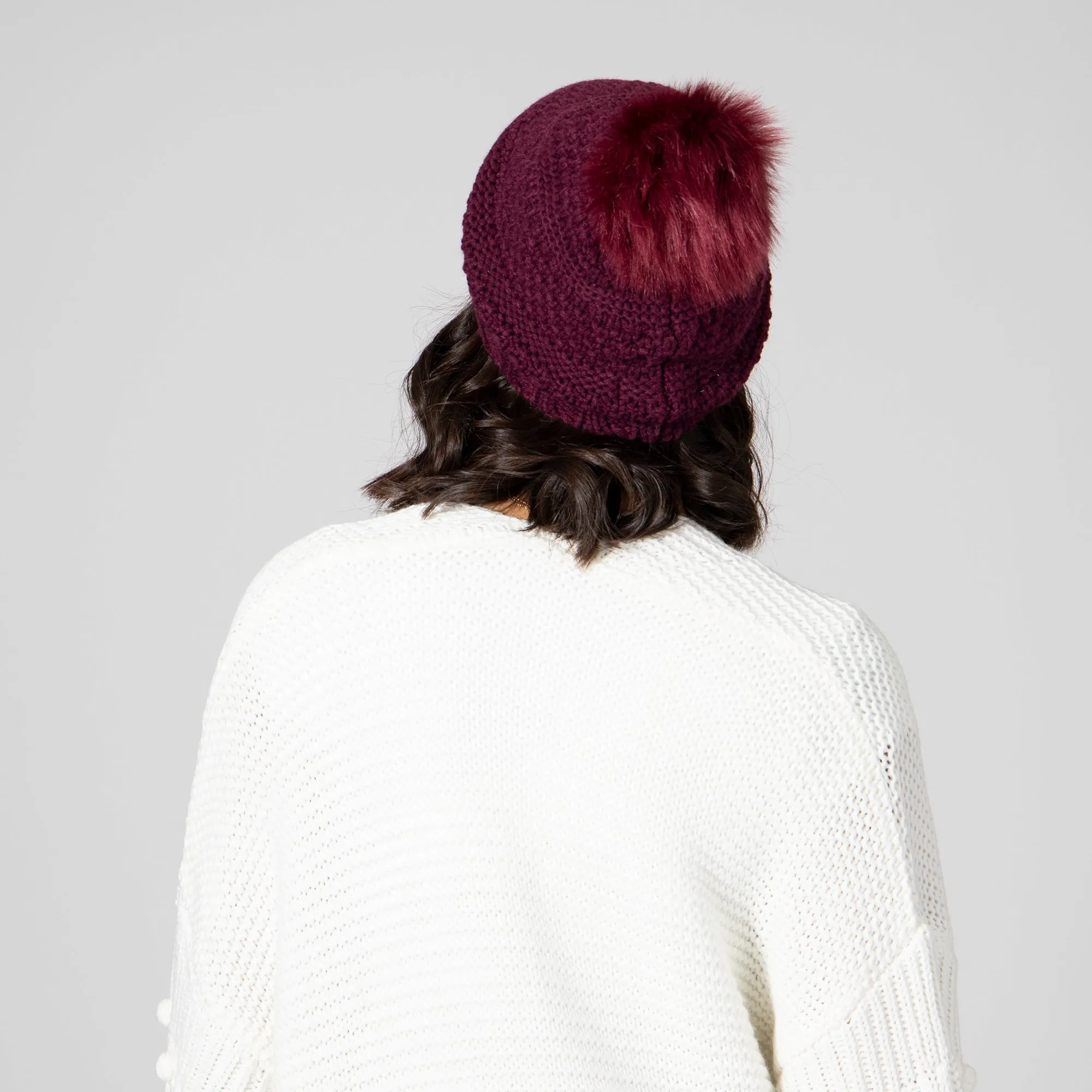 Women's Knit Beanie w/Faux Fur Pom